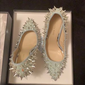 Light denim studded stiletto